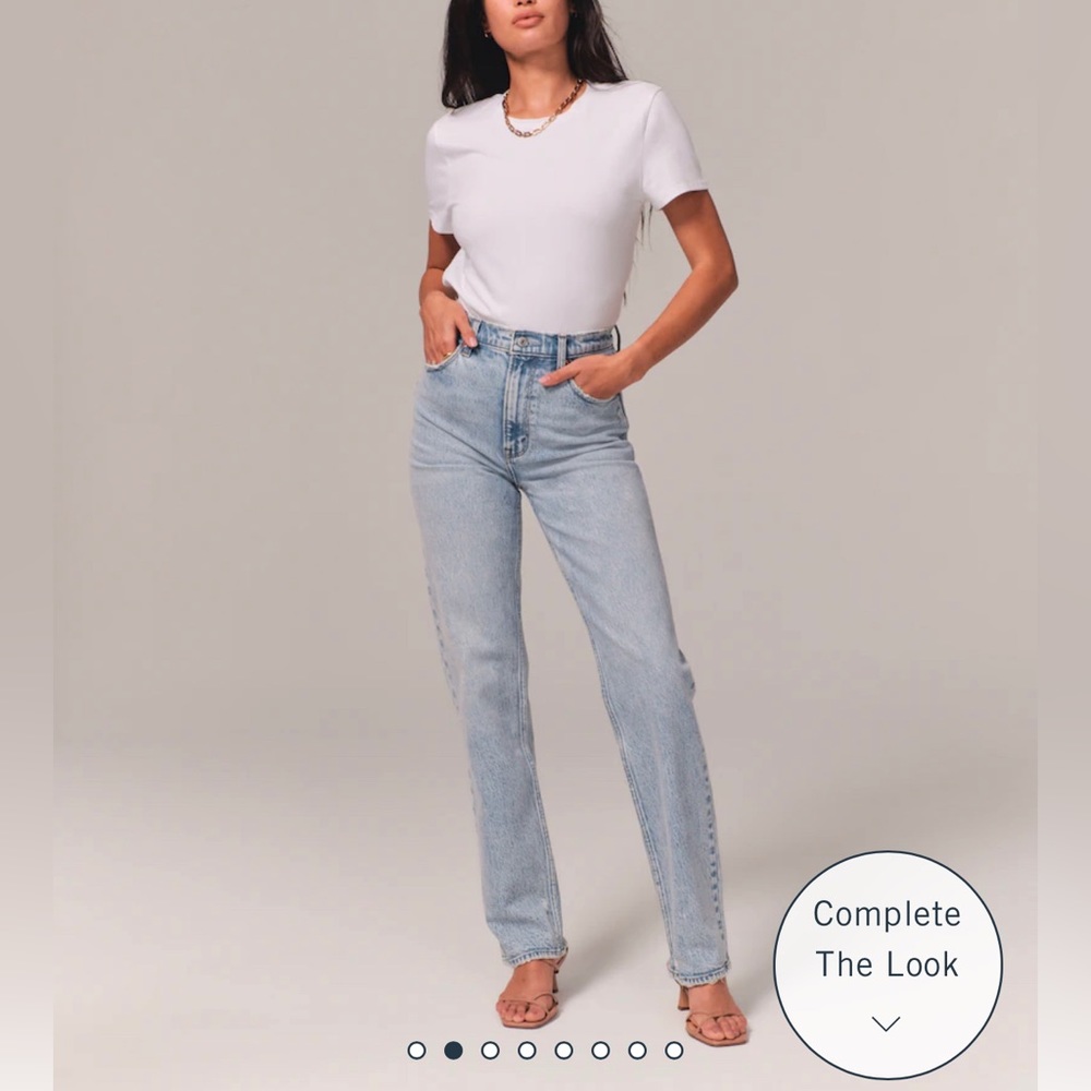 NWT Ultra High Rise 90s Straight Jean